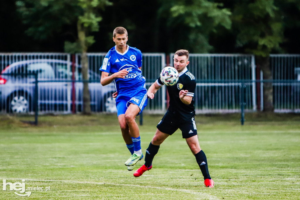 Czarni Trześń - Stal III Mielec: mecz i feta