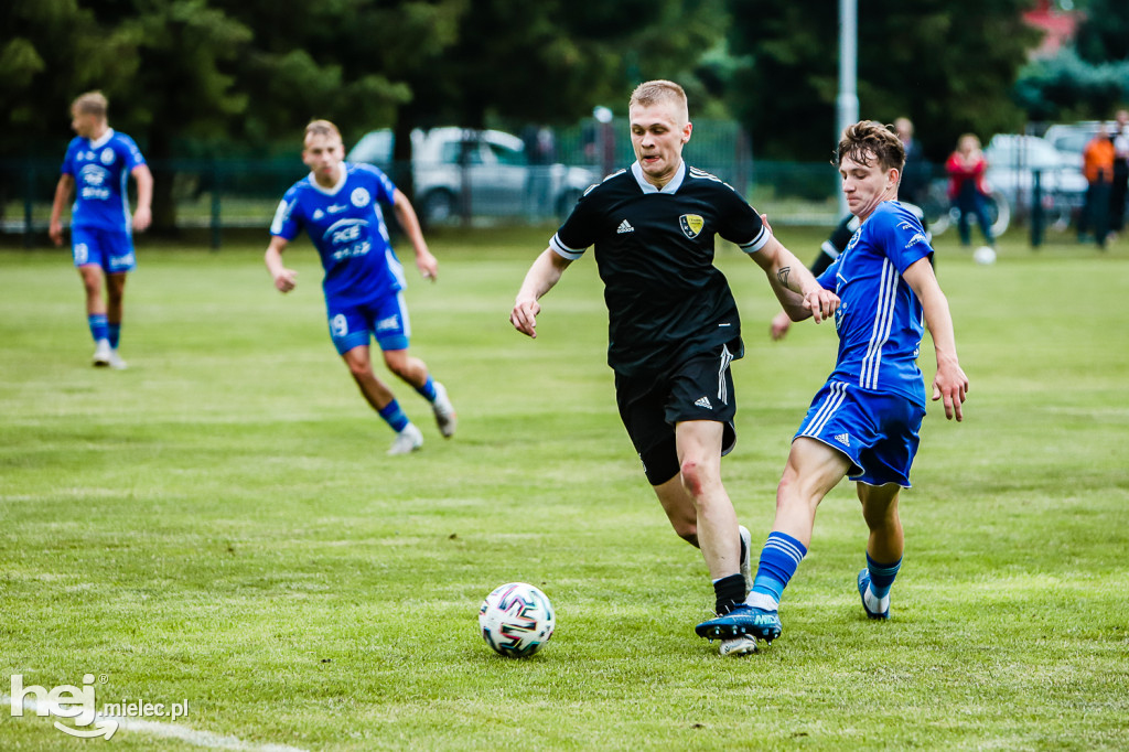 Czarni Trześń - Stal III Mielec: mecz i feta