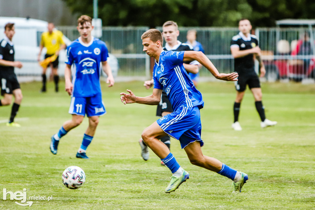 Czarni Trześń - Stal III Mielec: mecz i feta