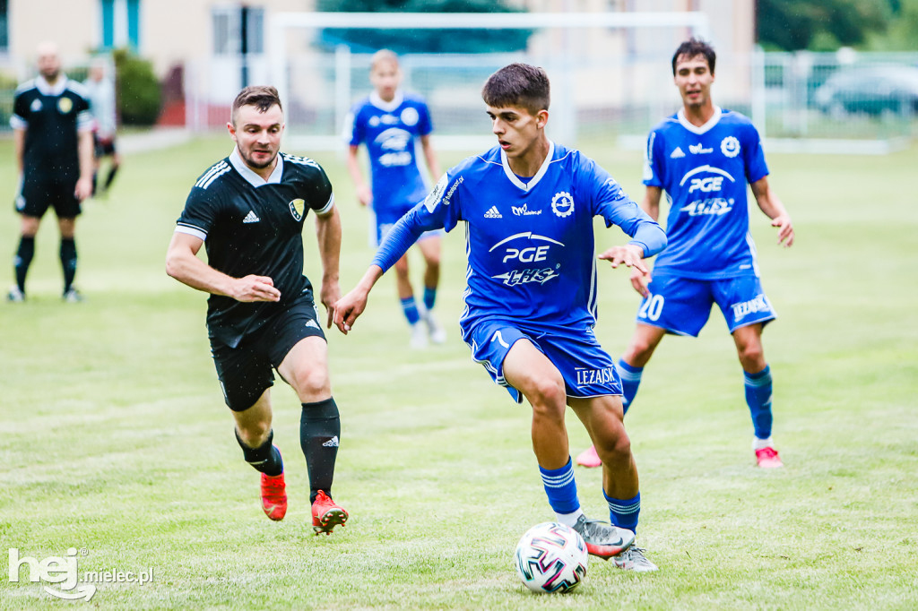 Czarni Trześń - Stal III Mielec: mecz i feta