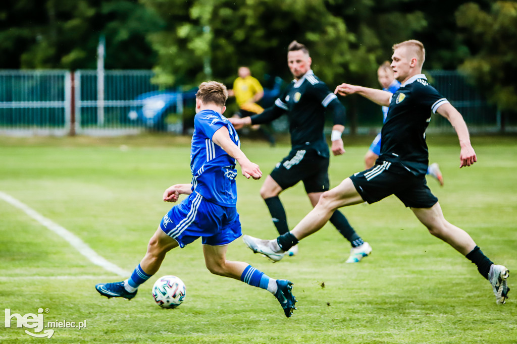 Czarni Trześń - Stal III Mielec: mecz i feta