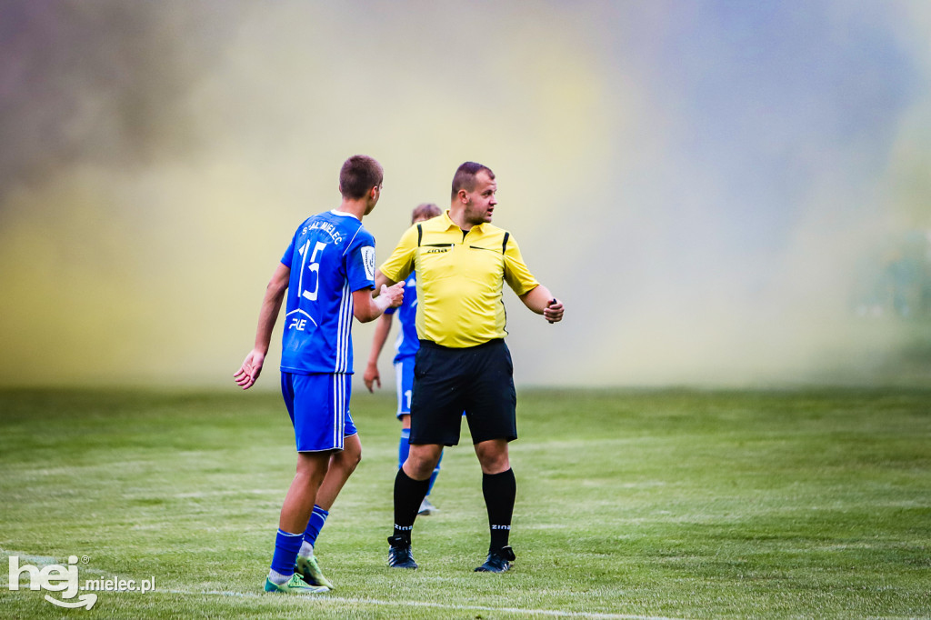Czarni Trześń - Stal III Mielec: mecz i feta