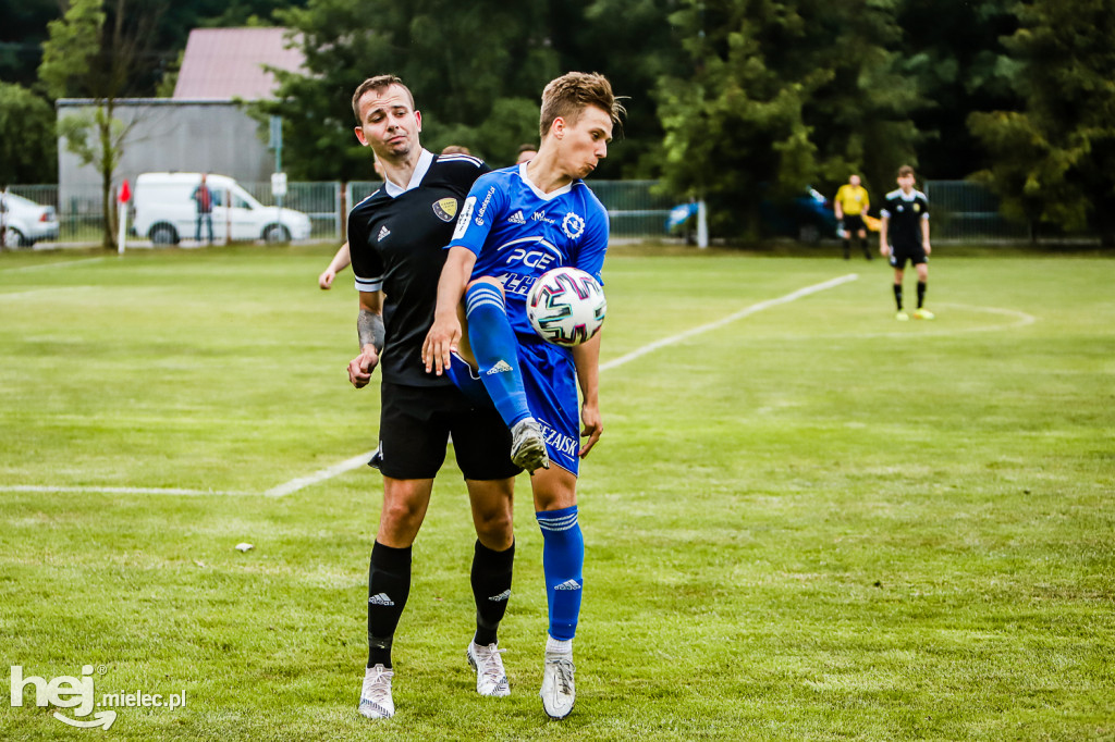 Czarni Trześń - Stal III Mielec: mecz i feta