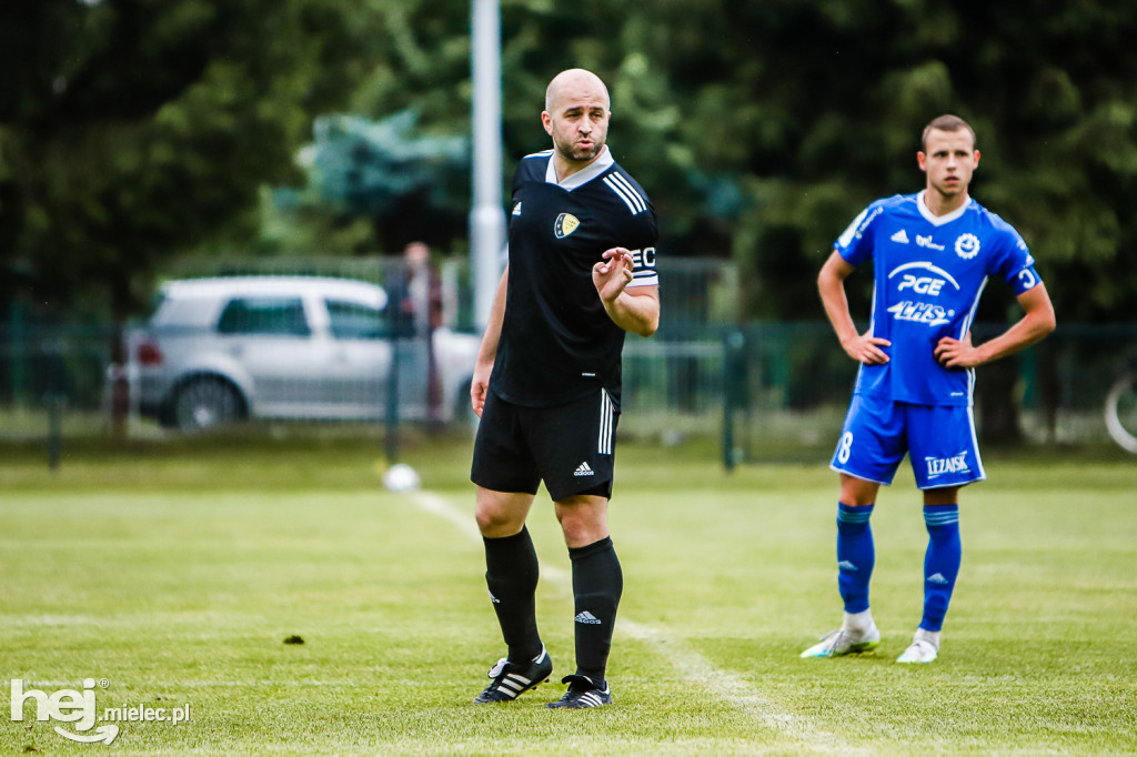 Czarni Trześń - Stal III Mielec: mecz i feta