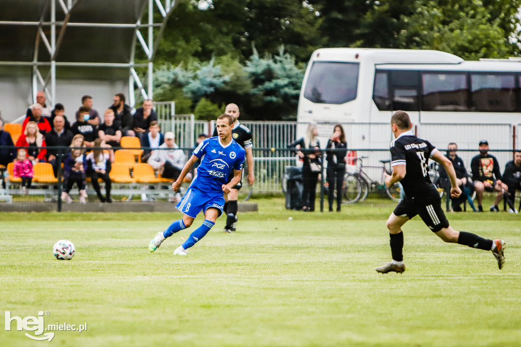Czarni Trześń - Stal III Mielec: mecz i feta