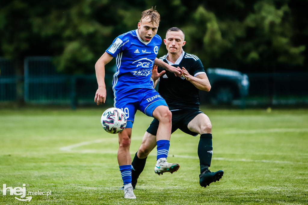 Czarni Trześń - Stal III Mielec: mecz i feta