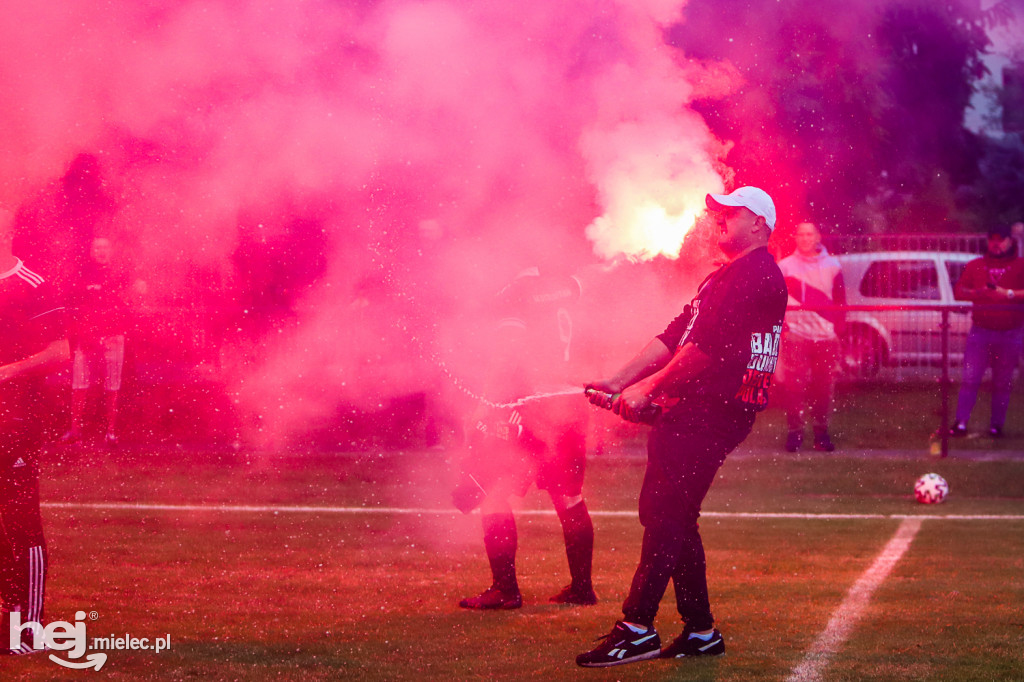 Czarni Trześń - Stal III Mielec: mecz i feta