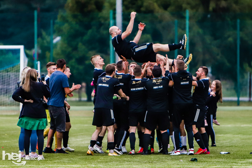 Czarni Trześń - Stal III Mielec: mecz i feta