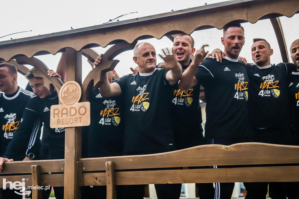 Czarni Trześń - Stal III Mielec: mecz i feta