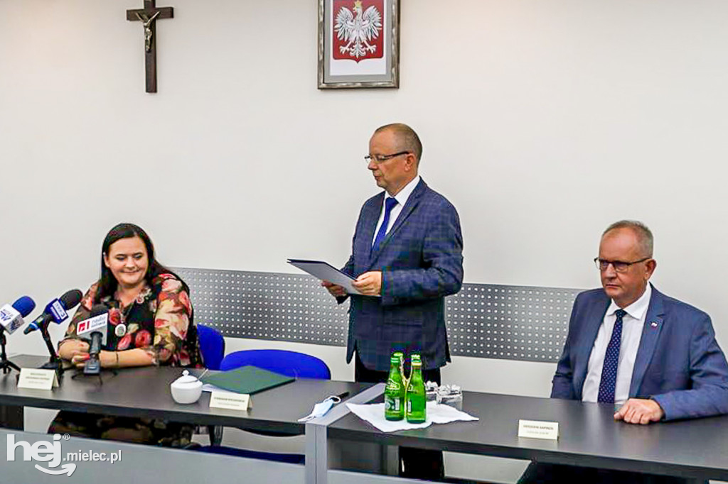 W Borowej przecinali wstęgę