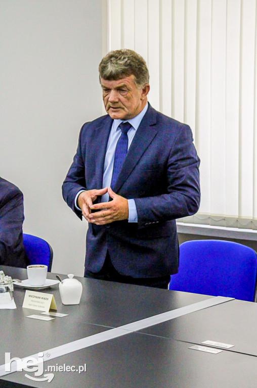 W Borowej przecinali wstęgę