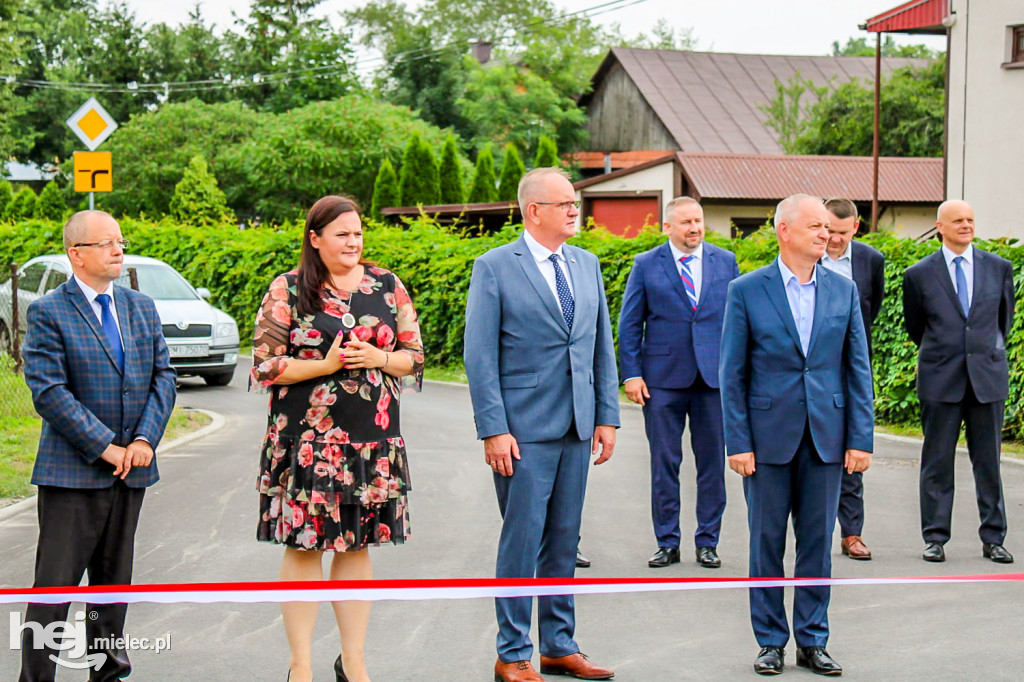 W Borowej przecinali wstęgę