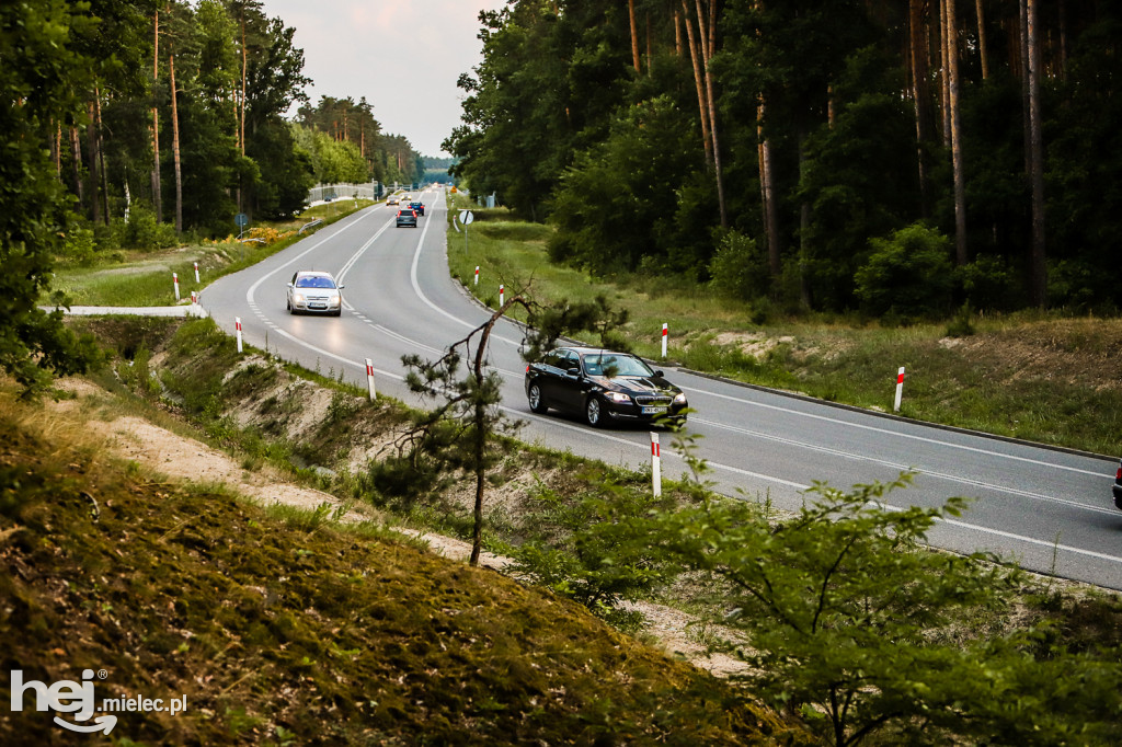 Groźny wypadek na obwodnicy. Motocykl wypadł z drogi