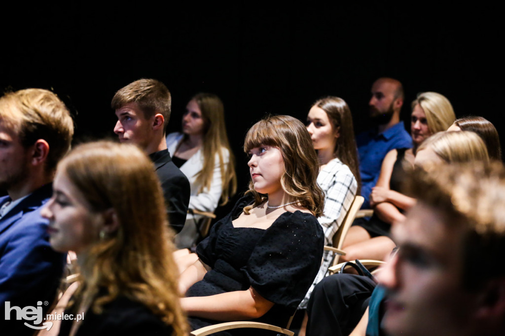 Gala Fundacji Młodych Liderów 2021