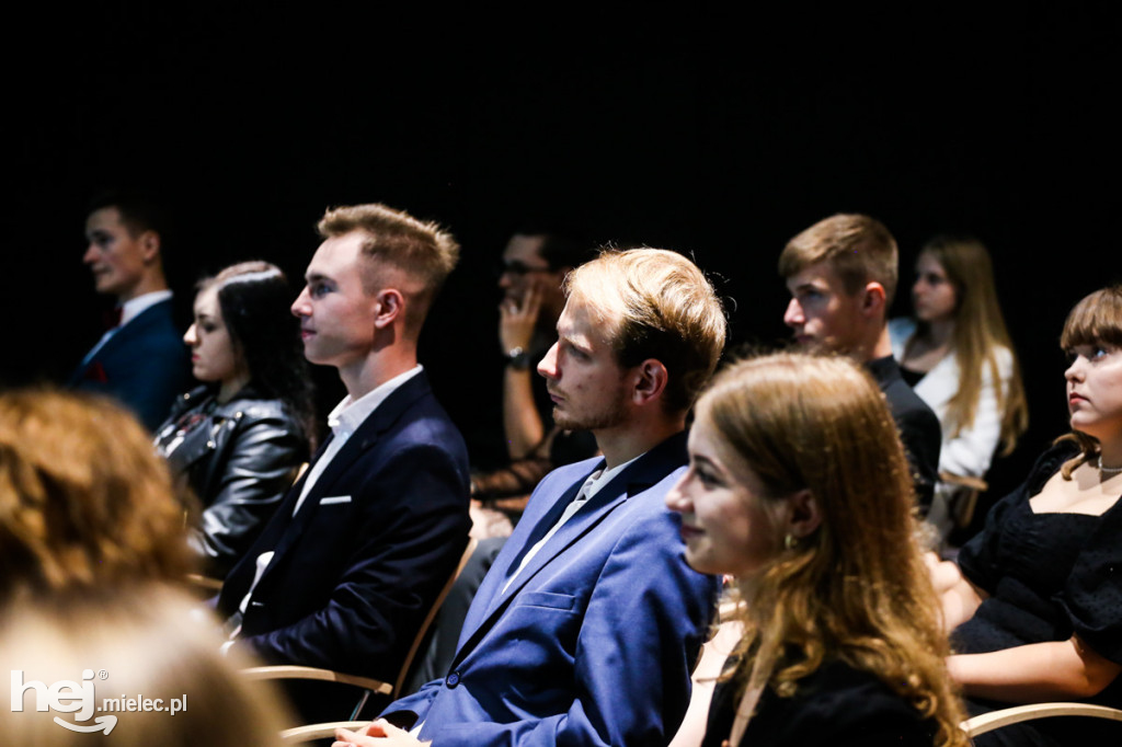 Gala Fundacji Młodych Liderów 2021