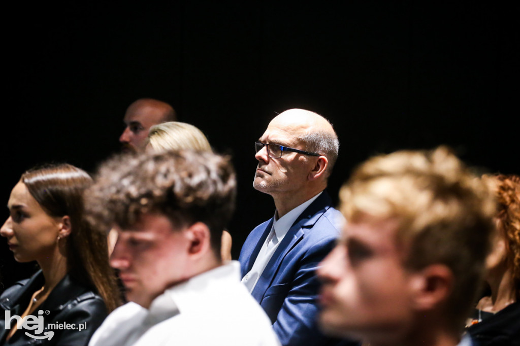 Gala Fundacji Młodych Liderów 2021