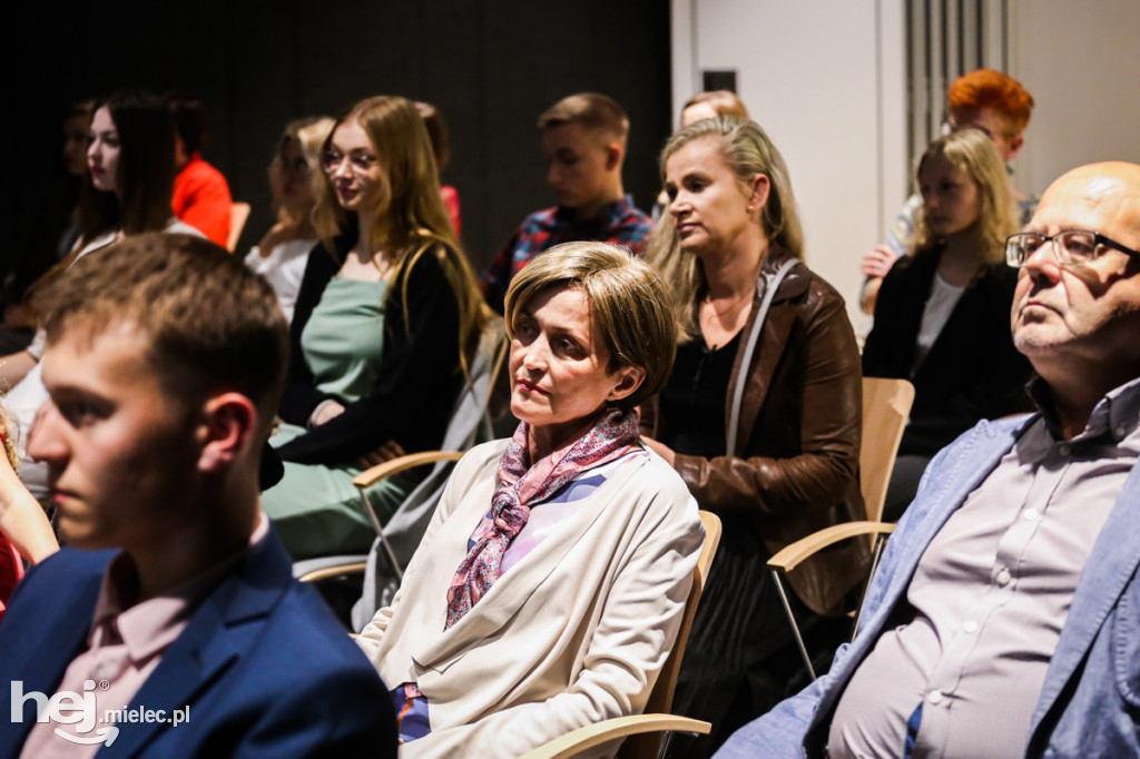 Gala Fundacji Młodych Liderów 2021