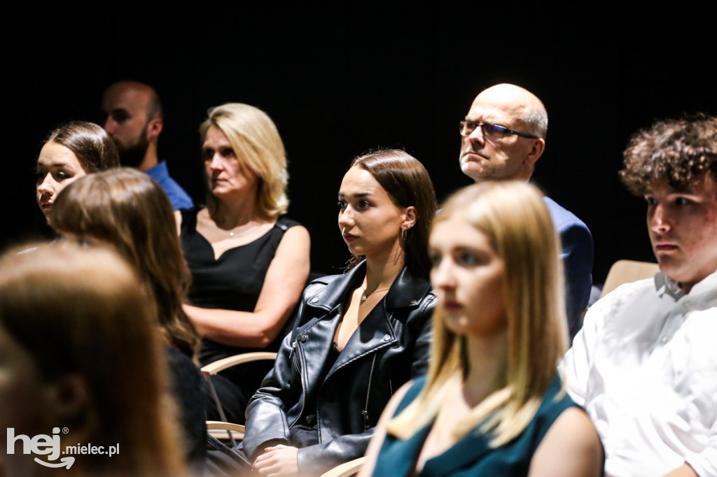 Gala Fundacji Młodych Liderów 2021
