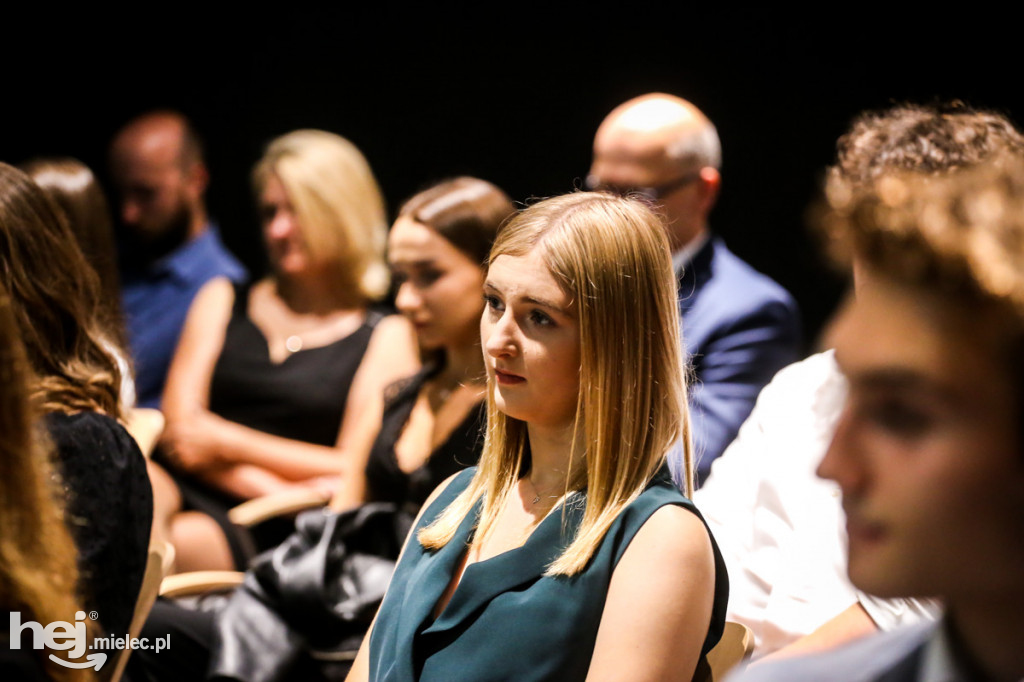 Gala Fundacji Młodych Liderów 2021