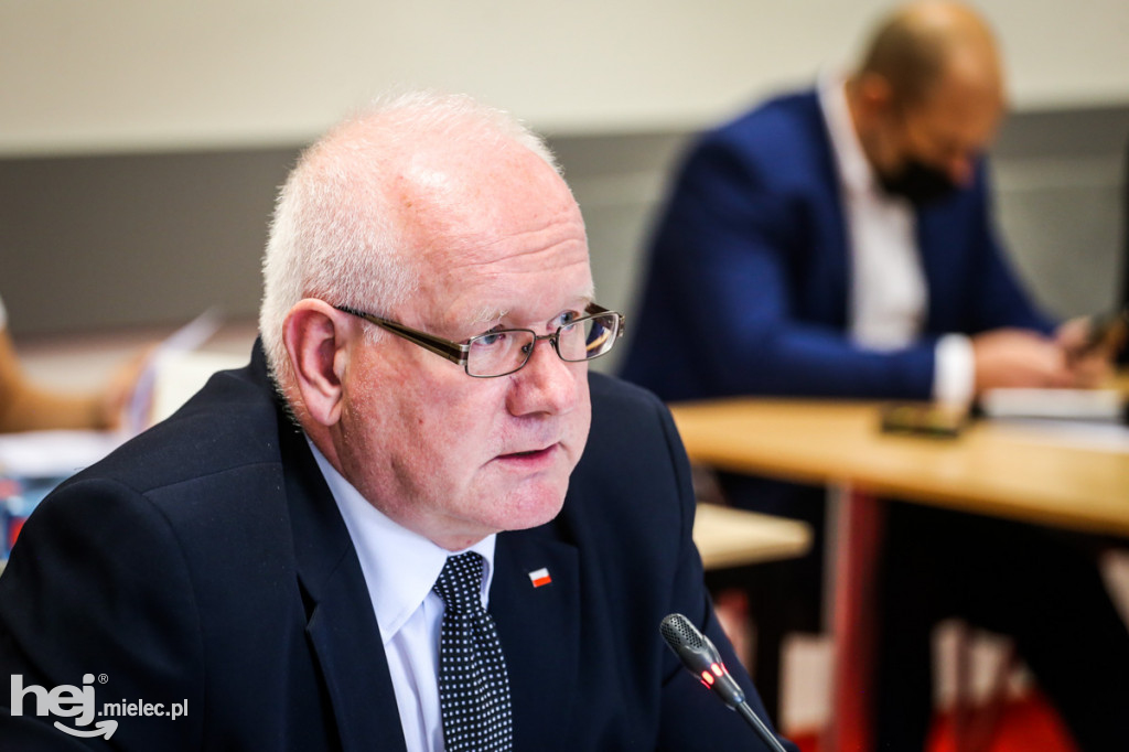 Radni powiatowi obradowali po wakacjach