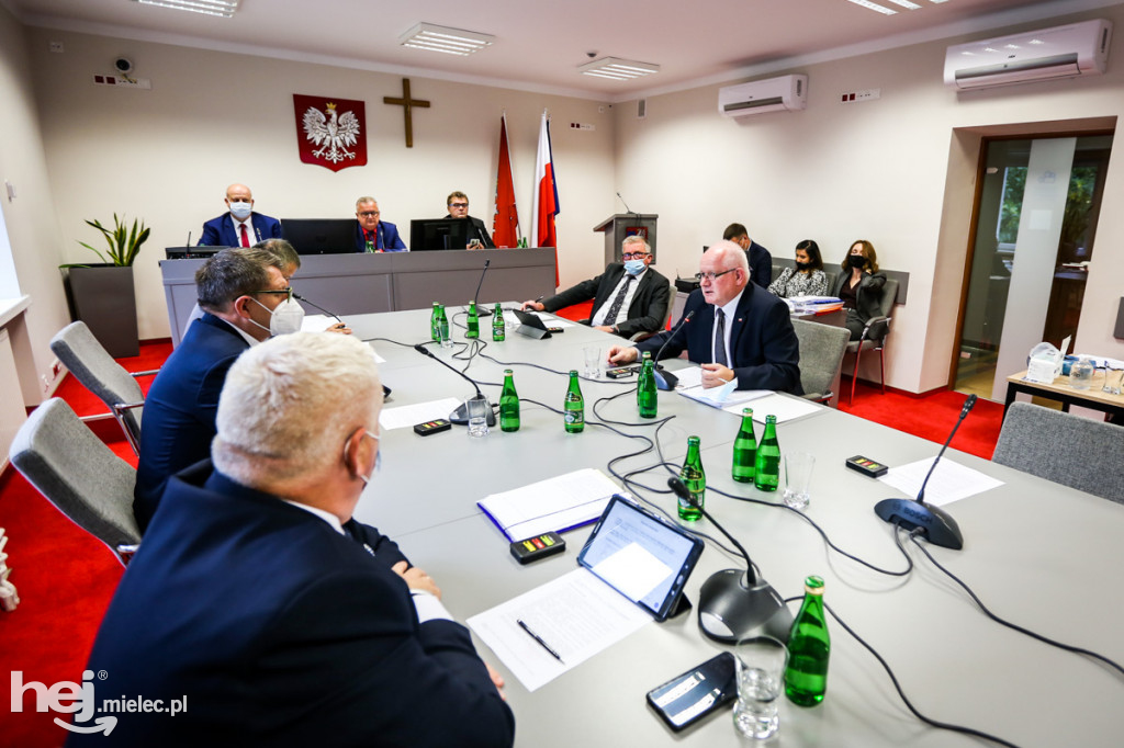 Radni powiatowi obradowali po wakacjach
