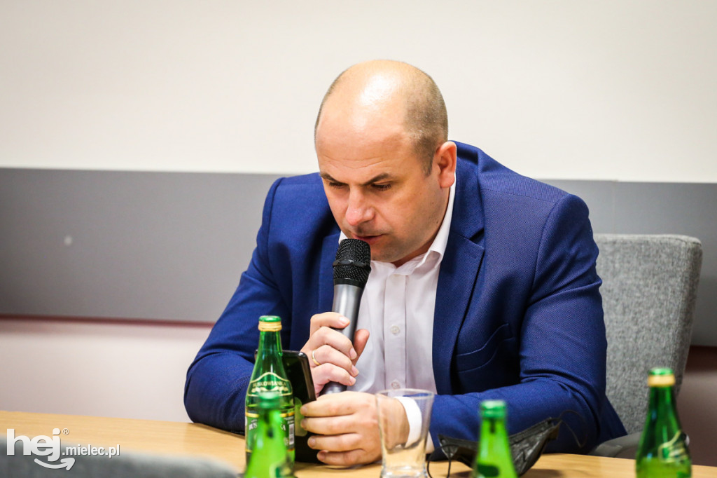 Radni powiatowi obradowali po wakacjach
