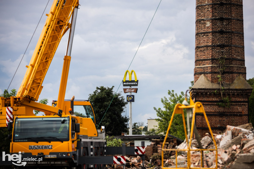 Rozbiórka starej cegielni pod nowe osiedle mieszkaniowe