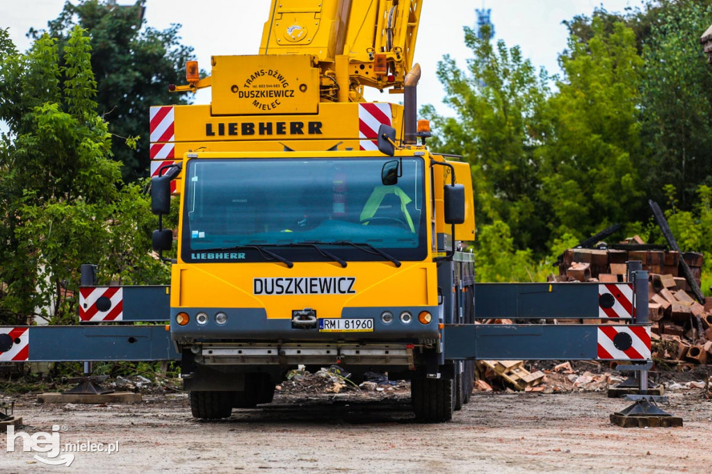 Rozbiórka starej cegielni pod nowe osiedle mieszkaniowe