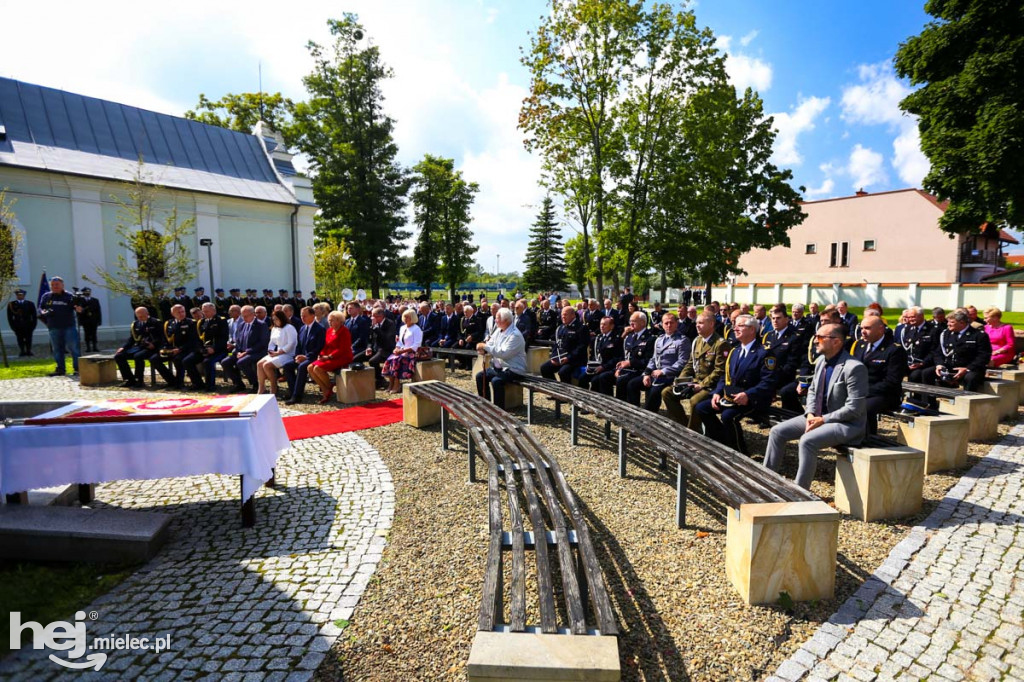 KPPSP z nowym sztandarem na 75-lecie pożarnictwa