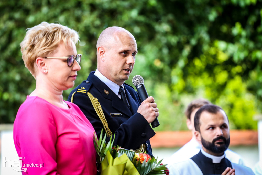 KPPSP z nowym sztandarem na 75-lecie pożarnictwa