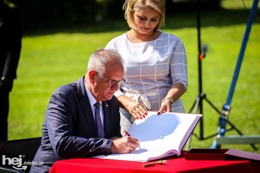 KPPSP z nowym sztandarem na 75-lecie pożarnictwa