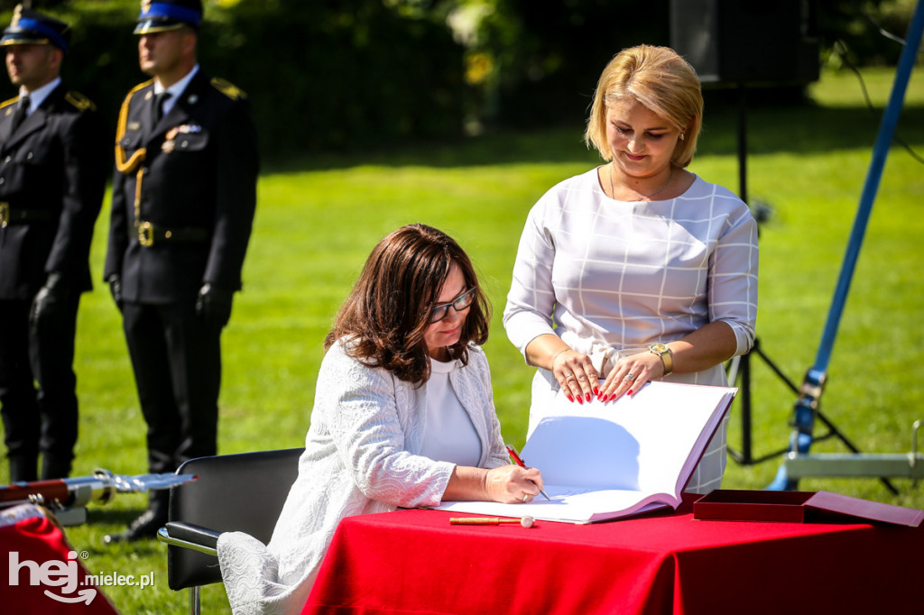 KPPSP z nowym sztandarem na 75-lecie pożarnictwa