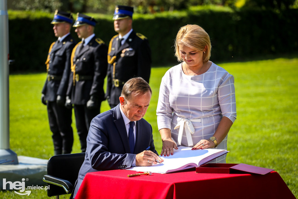 KPPSP z nowym sztandarem na 75-lecie pożarnictwa