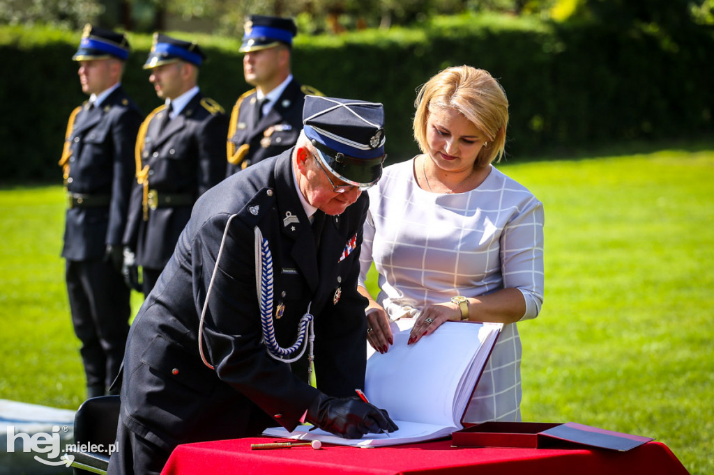 KPPSP z nowym sztandarem na 75-lecie pożarnictwa