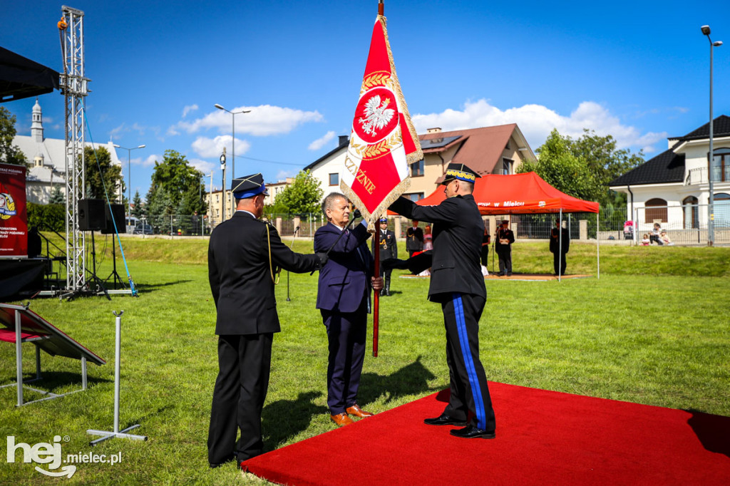 KPPSP z nowym sztandarem na 75-lecie pożarnictwa