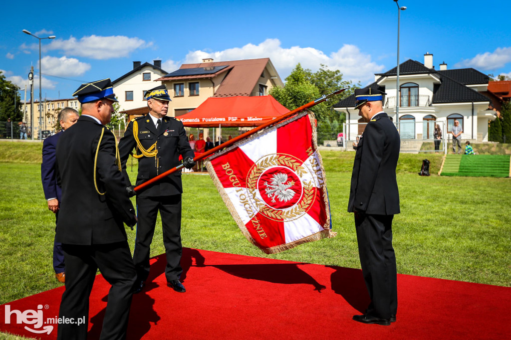 KPPSP z nowym sztandarem na 75-lecie pożarnictwa