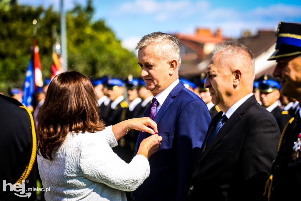 KPPSP z nowym sztandarem na 75-lecie pożarnictwa