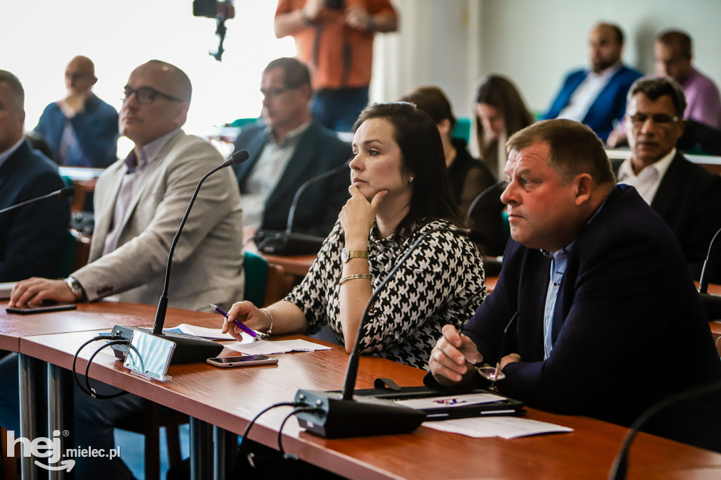 Nadzwyczajna sesja Rady Miejskiej w sprawie FKS Stal Mielec