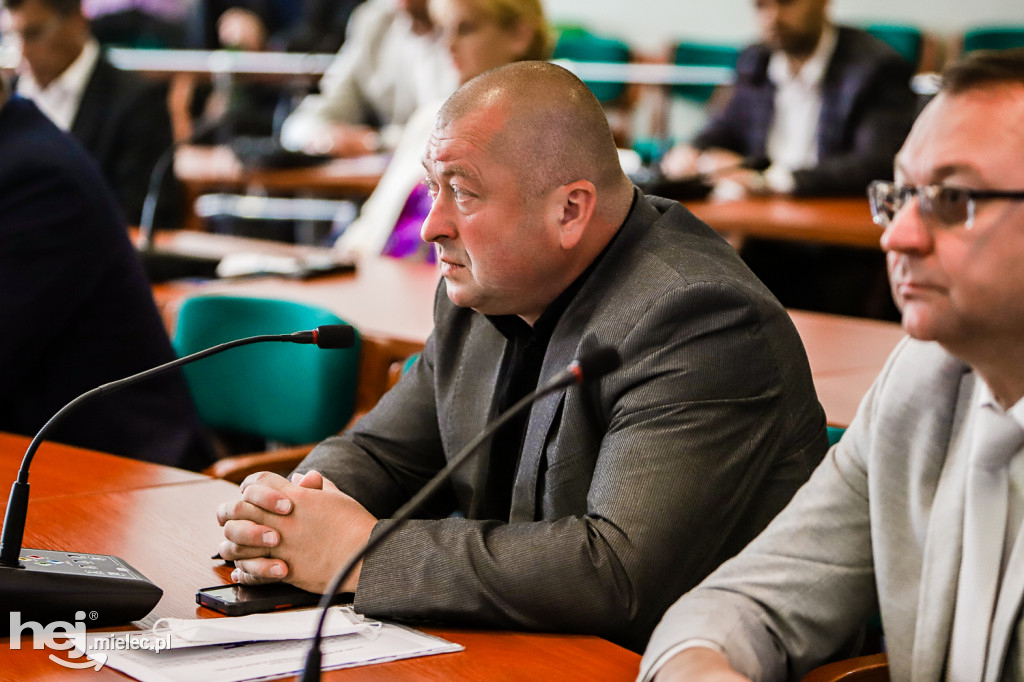 Nadzwyczajna sesja Rady Miejskiej w sprawie FKS Stal Mielec