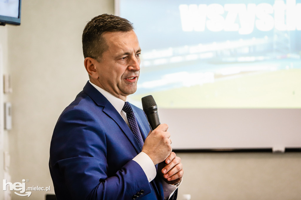 Nadzwyczajna sesja Rady Miejskiej w sprawie FKS Stal Mielec