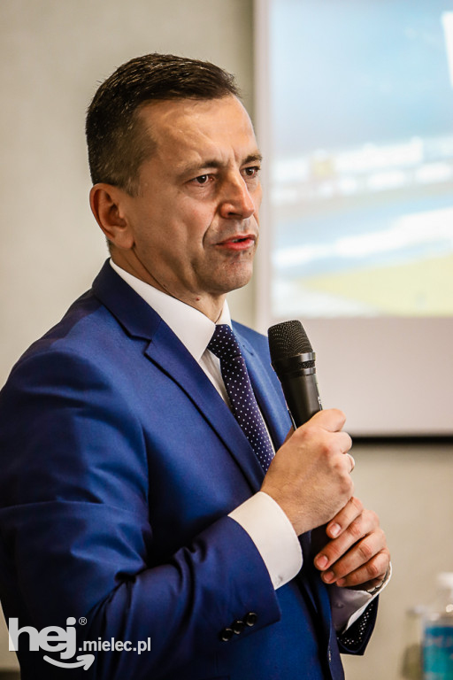 Nadzwyczajna sesja Rady Miejskiej w sprawie FKS Stal Mielec