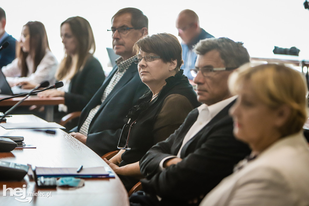 Nadzwyczajna sesja Rady Miejskiej w sprawie FKS Stal Mielec