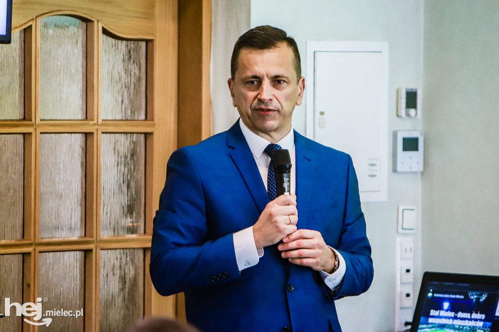 Nadzwyczajna sesja Rady Miejskiej w sprawie FKS Stal Mielec