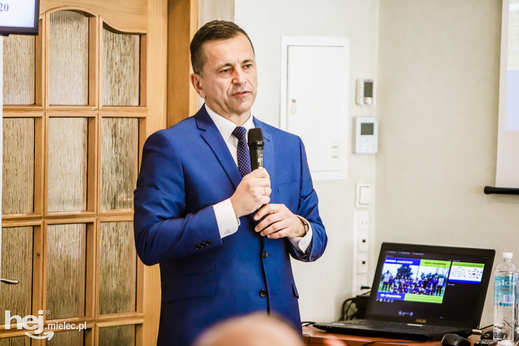 Nadzwyczajna sesja Rady Miejskiej w sprawie FKS Stal Mielec