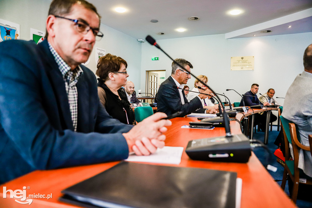 Nadzwyczajna sesja Rady Miejskiej w sprawie FKS Stal Mielec