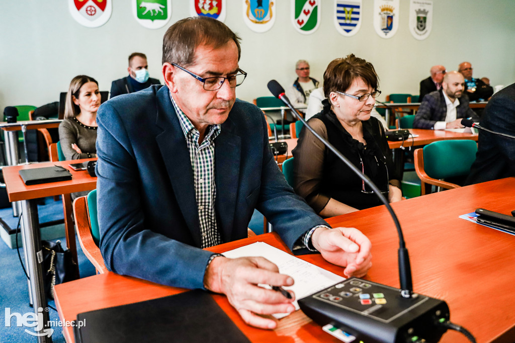 Nadzwyczajna sesja Rady Miejskiej w sprawie FKS Stal Mielec