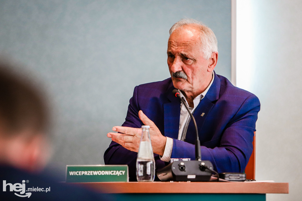 Nadzwyczajna sesja Rady Miejskiej w sprawie FKS Stal Mielec