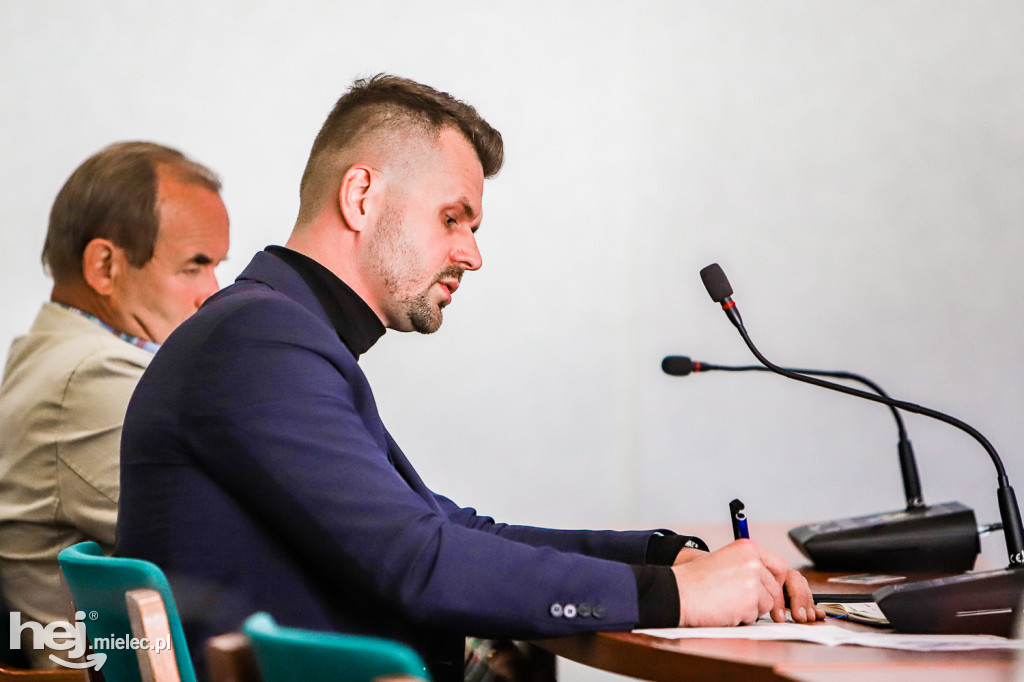 Nadzwyczajna sesja Rady Miejskiej w sprawie FKS Stal Mielec