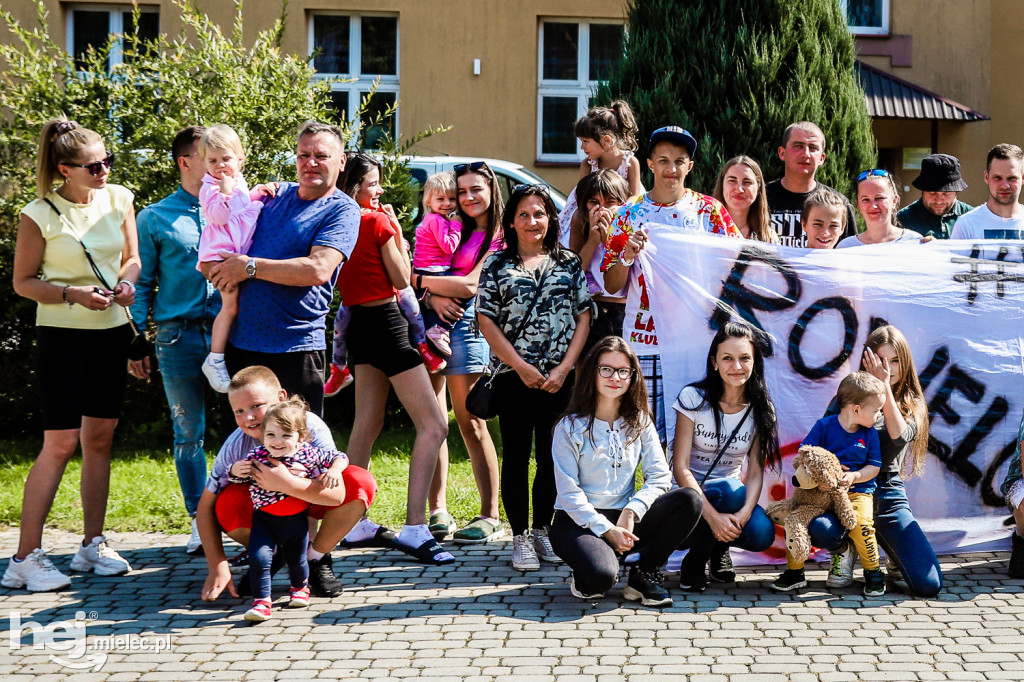 Mielczanie kręcili kilometry, dzieci ze Skopania pojadą na narty
