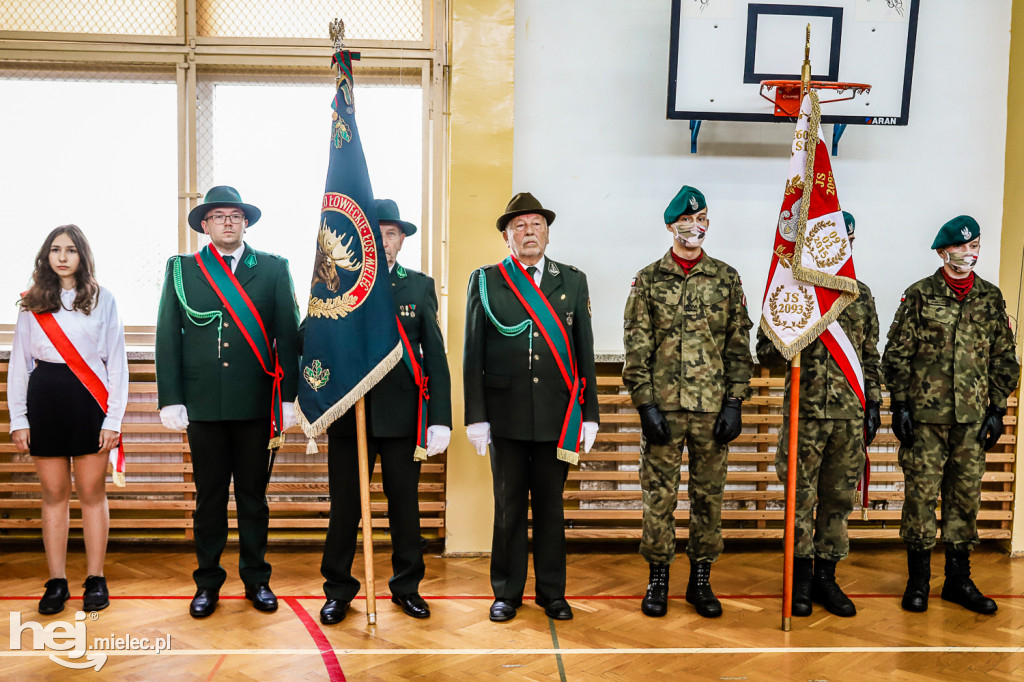 Mural kardynała Stefana Wyszyńskiego w Tuszymie